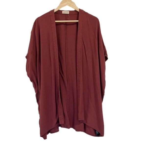 Aritzia Aitken Blouse Kimono Open Front Rayon Layering Top Red Azure Skies - Picture 13 of 13